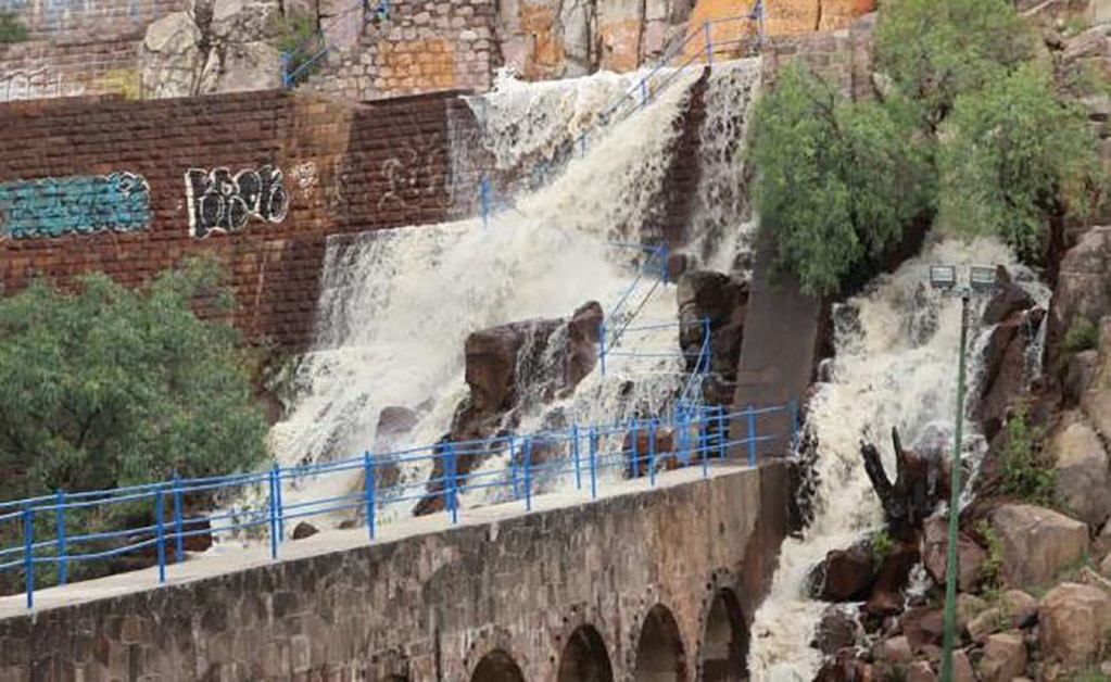 Desfogue de presa San José benéfico para comunidades de Soledad