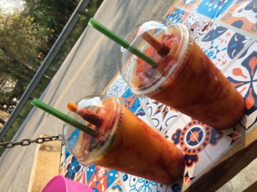 “Estoy ahorrando para mi futuro"; joven potosina usa dinero de beca Benito Juárez e inicia negocio de raspados