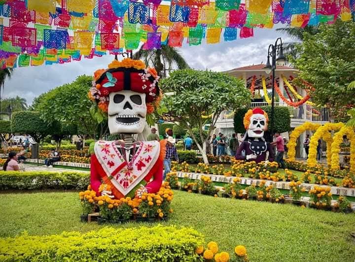 Los municipios huastecos se llenan de color durante el Xantolo. Foto: Especial