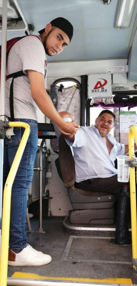 SCT advierte sanciones si no se respeta sana distancia en unidades del transporte público