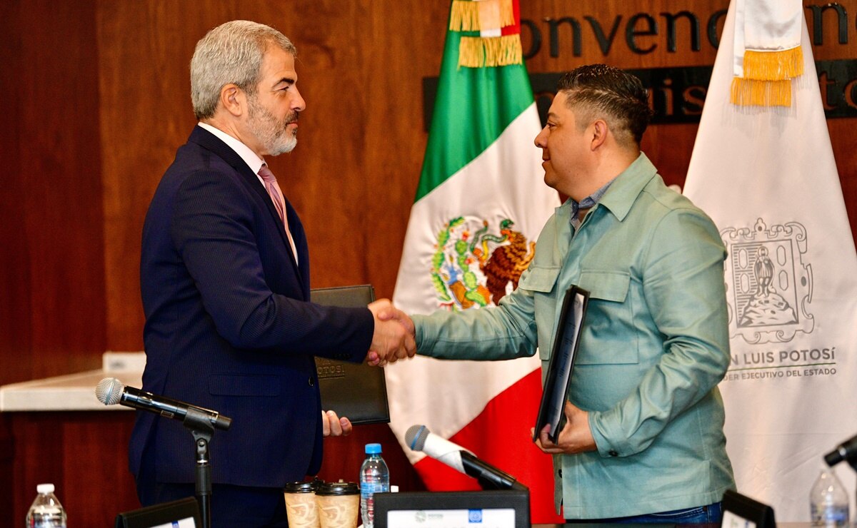Firma de convenio entre el gobierno de SLP y la OIT. Foto: Especial