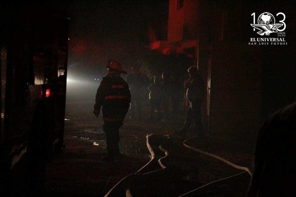 Bomberos reciben 2019 con ola de incendios