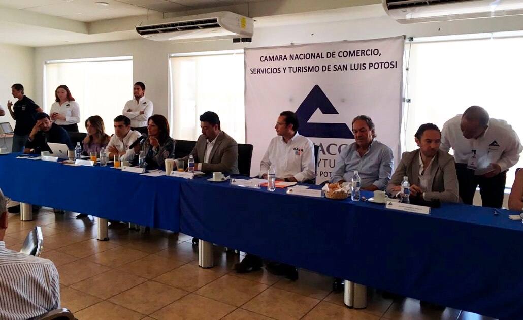 CANACO se reúne con Xavier Nava