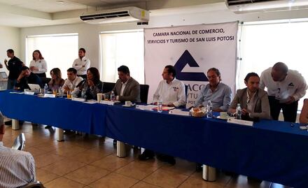 CANACO se reúne con Xavier Nava