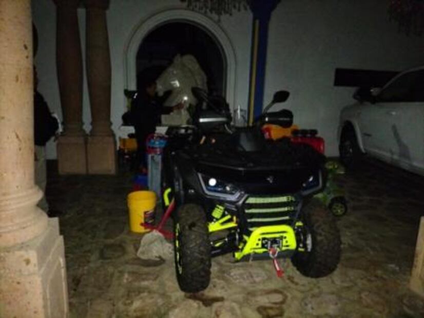 Mansiones con lagos artificiales, autos de lujo y animales exóticos, lo asegurado a la Familia Michoacana en Edomex