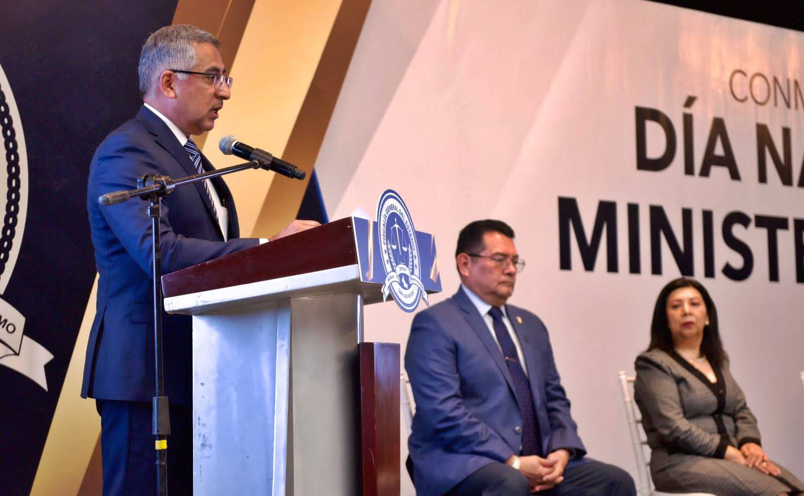 Urge fiscal de SLP a agentes del Ministerio Publico combatir con decisión y justicia las conductas delictivas 