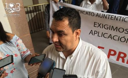 Integrantes del SATCECYTE se manifiestan en Palacio de Gobierno