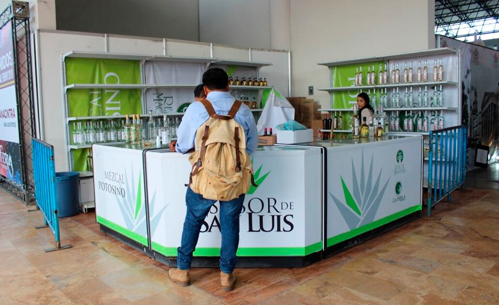 Realizan operativo en FENAPO para detectar falso mezcal