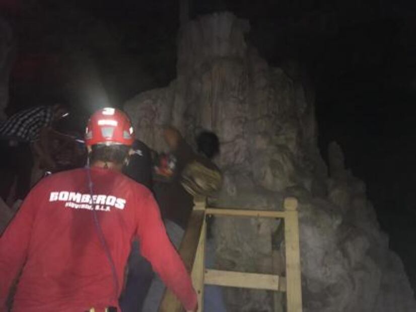 Mujer cae a grutas, se reporta como grave 