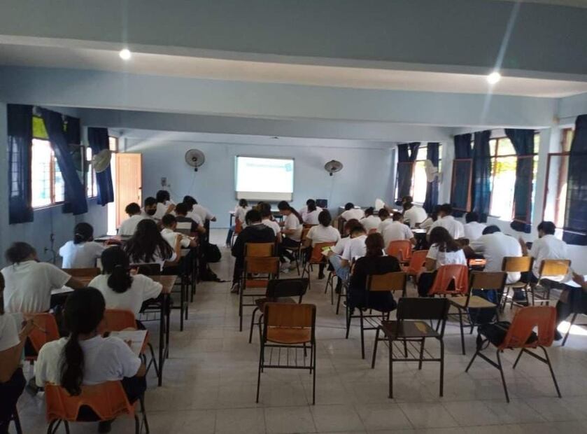 Por dirigirse a sus alumnos con “palabras altisonantes” despiden a maestra de Ciudad Valles. Foto: Especial