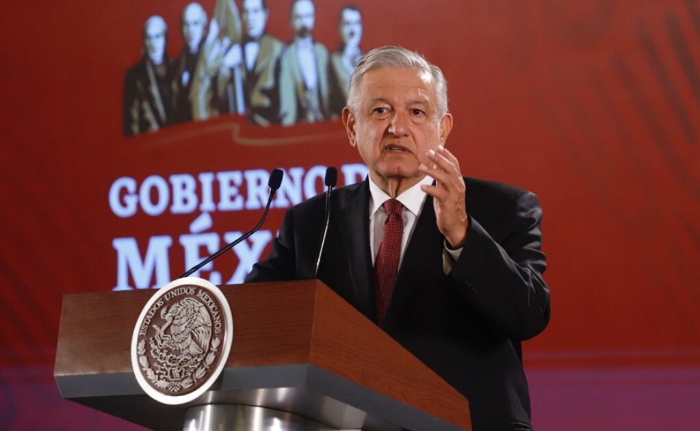 AMLO celebra el Día del trabajo; se está al corriente y al servicio de este sector, dice