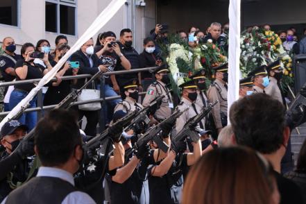 Policías se congregan para dar último adiós a Aran Jazel, agente asesinado durante enfrentamiento en Cerritos