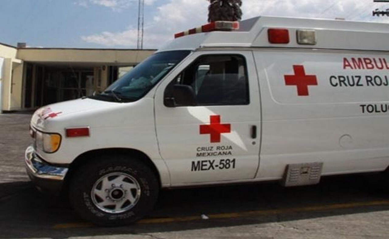 Abandonan cuerpo de un joven en la puerta de la Cruz Roja en Culiacán