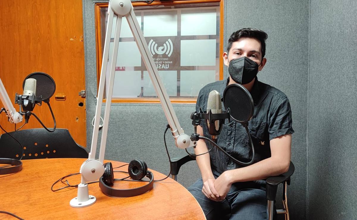 Adriano Barco es un estudiante de doctorado de la UASLP, de origen colombiano, quien realizó una canción titulada “Tenue Luz”. Foto: UASLP