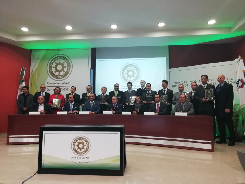 Entregan reconocimiento de calidad a diez empresas e instituciones