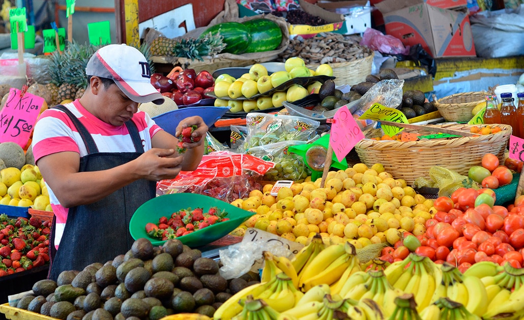Caen ventas de insumos básicos