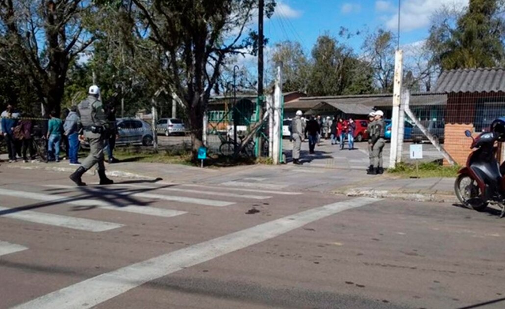 Joven hiere con un hacha a seis estudiantes dentro de una escuela en Brasil
