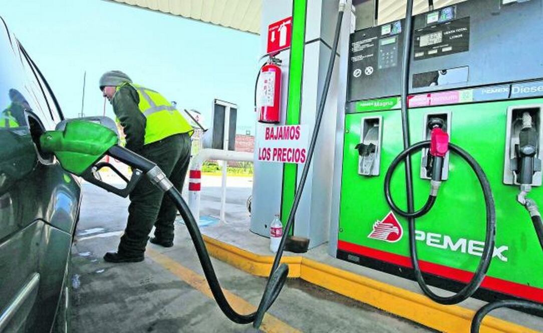 La gasolina acumula 12 meses al alza. Foto: Archivo