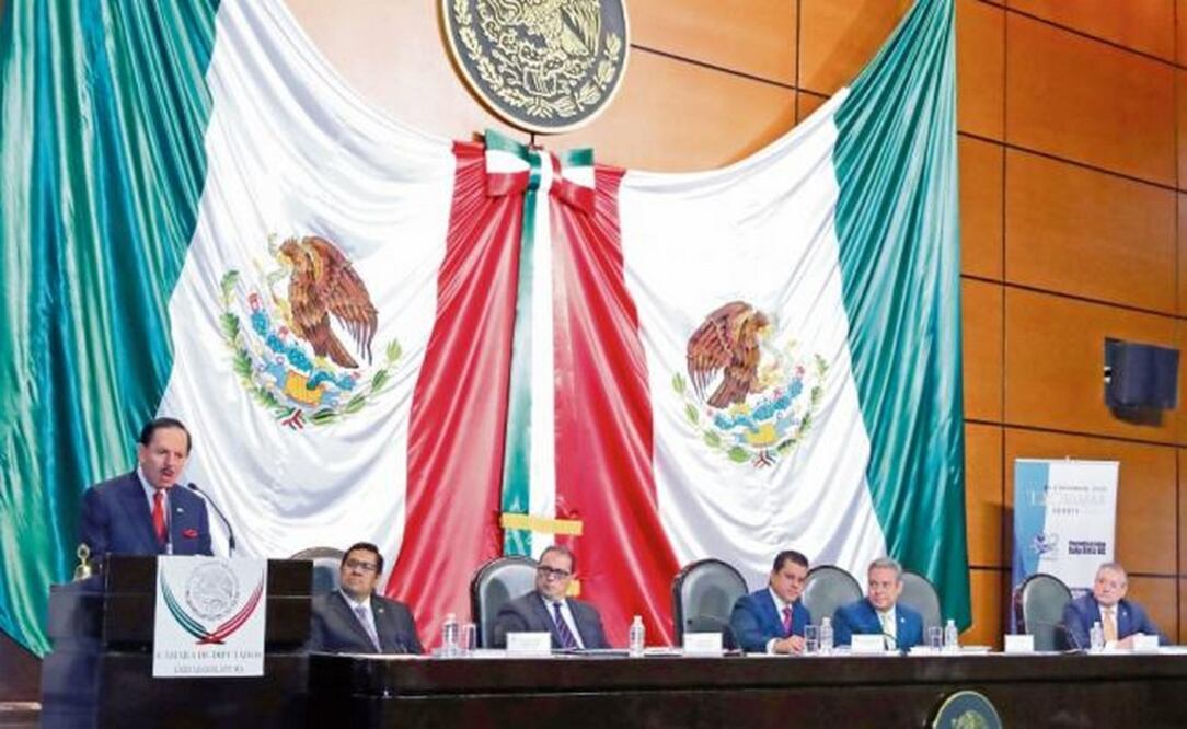 En el Palacio Legislativo, el Licenciado Juan Francisco Ealy Ortiz, Presidente Ejecutivo y del Consejo de Administración de EL UNIVERSAL, indicó que estamos ante un proceso electoral marcado por ideas poco claras. Foto:LUCÍA GODÍNEZ. EL UNIVERSAL