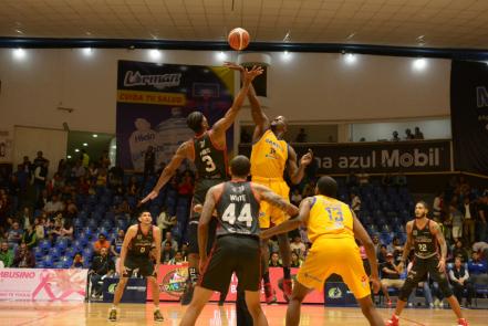 CB Santos se impone a Astros; logra su cuarta victoria