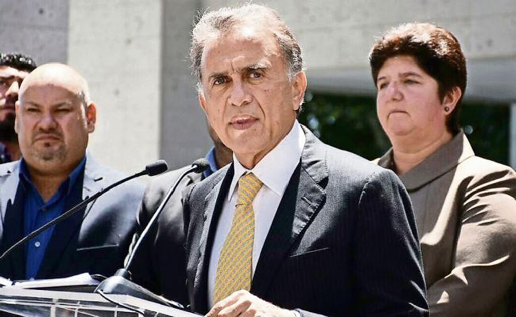 El gobernador Miguel Ángel Yunes suspendió sus actividades y convocó a una reunión urgente. Condena el gobierno estatal el crimen. FOTO: Archivo