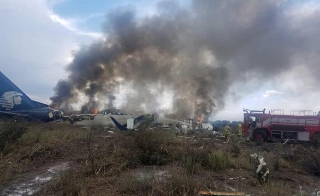 Inicia remoción de restos del avión accidentado de Aeroméxico en Durango