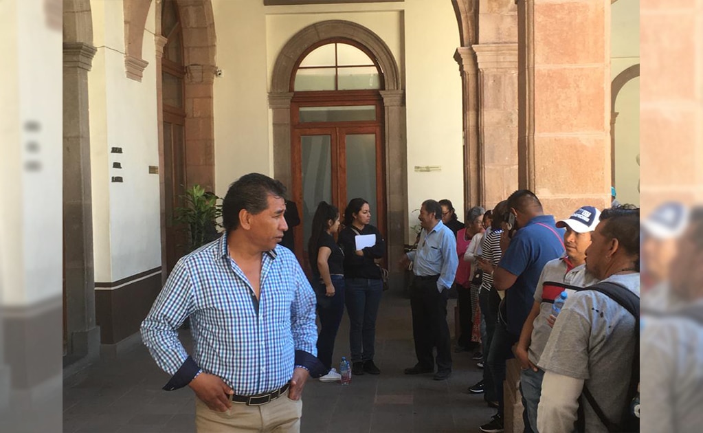 Comerciantes de Abastos se manifiestan en Palacio de Gobierno en contra del Patronato