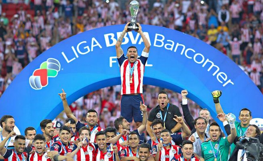 A un año del título de Chivas
