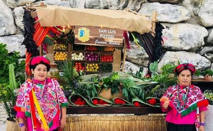 Zacahuil, el platillo potosino, deleita en Xcaret durante evento de las mejores cocineras de México 