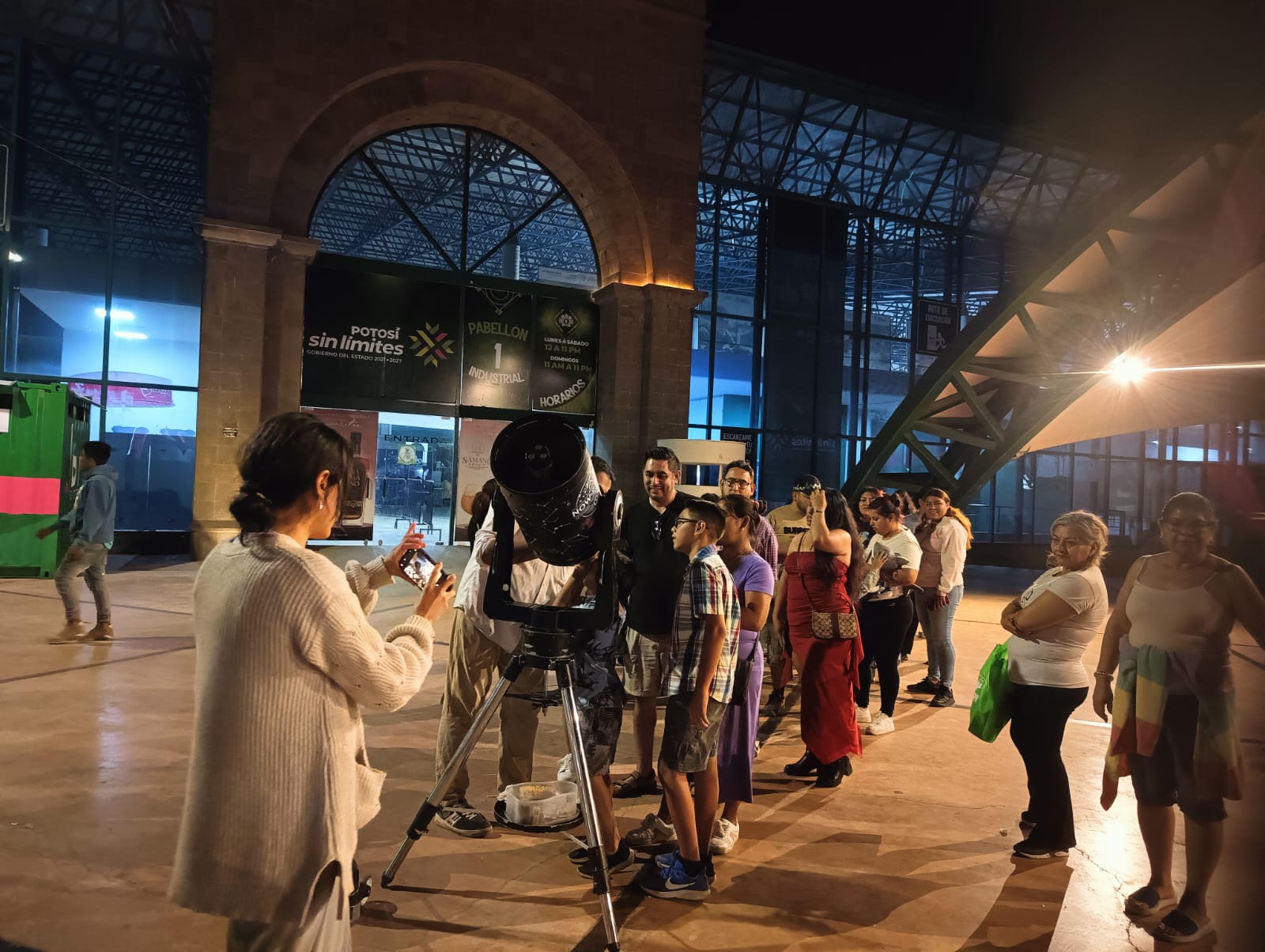 Observación de estrellas en la Fenapo