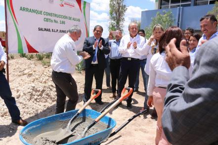 Gobernador de SLP refrenda compromiso con productores del campo