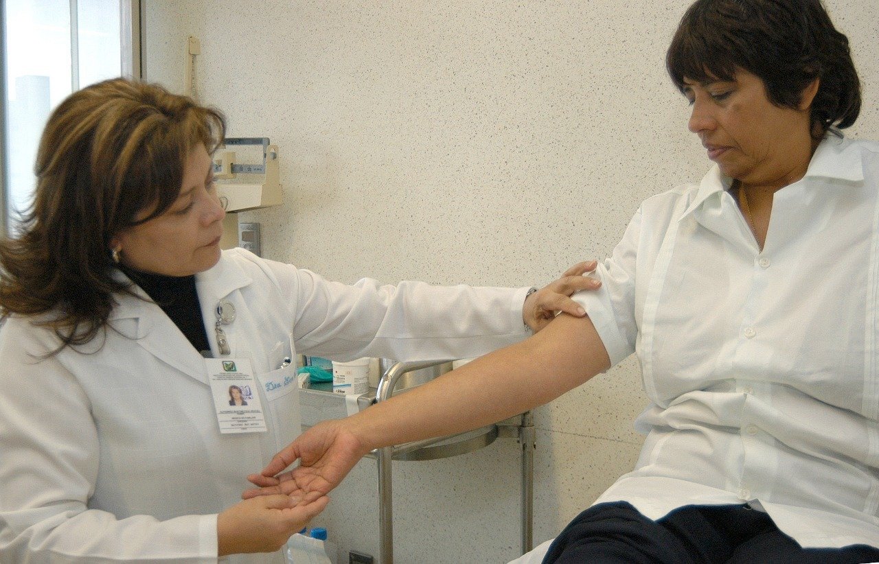 IMSS llama a atender fibromialgia 