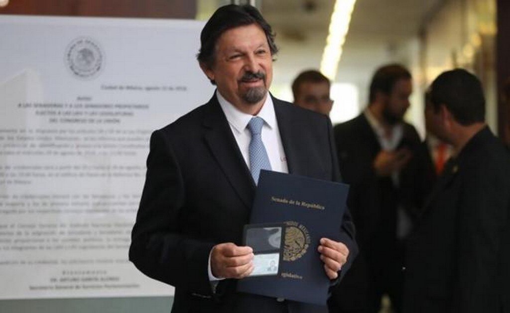 Ahora que recibió su constancia, ¿Gómez Urrutia ya tiene fuero?