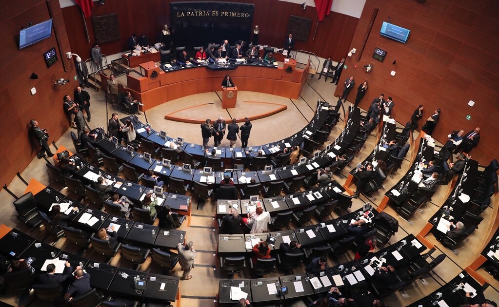 Crónica de un Senado sin edecanes y comida en "tuppers"