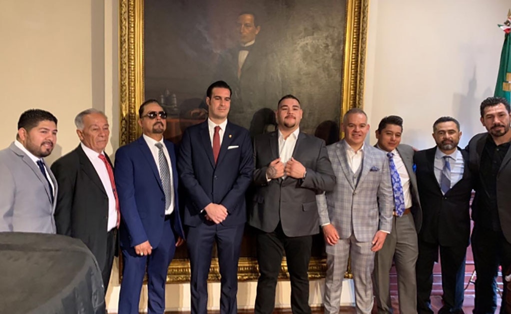 AMLO recibe en Palacio Nacional al campeón Andy Ruiz