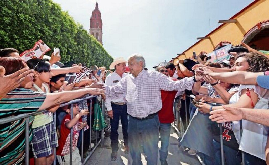 Andrés Manuel López Obrador aseguró que cuando llegó al gobierno de la Ciudad de México, Vicente Fox era Presidente electo y le propuso “hacer más grande el pastel” y aumentar el IVA, a lo que él se negó. Foto: VALENTE ROSAS. EL UNIVERSAL