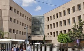 "No se puede retener pacientes contra su voluntad": IMSS tras caso de mujer en bata hallada deambulando en SLP