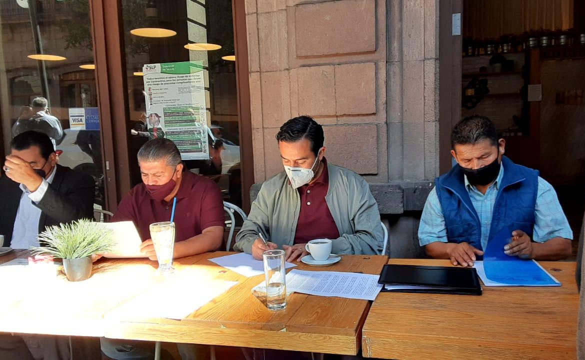 Precandidatos de Morena a alcaldía de SLP se manifiesta contra designación de Xavier Nava