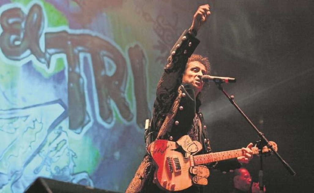 Video: Alex Lora saca de su concierto a "sombrerudos"