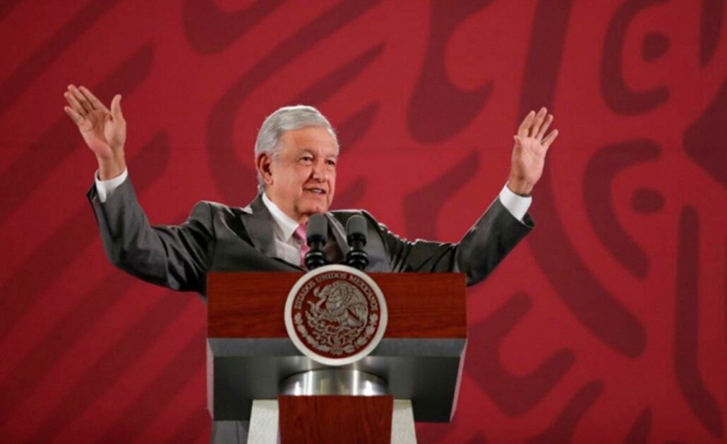 AMLO acusa que administración pasada compró en exceso cloro y navajas para rasurar