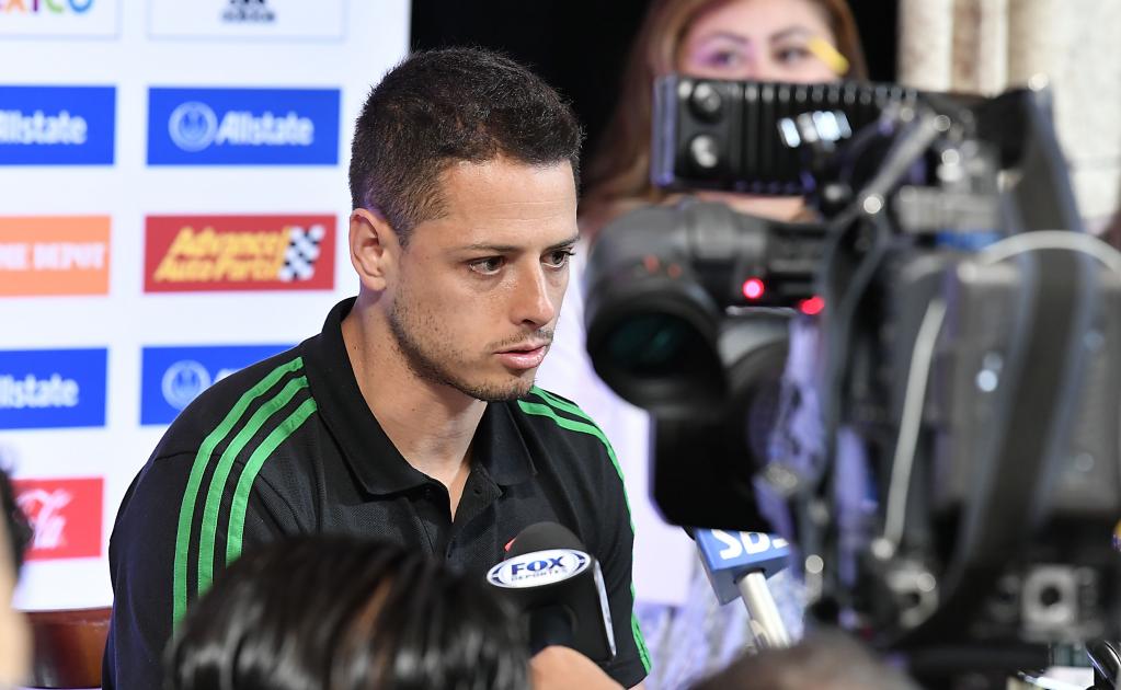 Javier Hernández no siente que tenga un lugar seguro