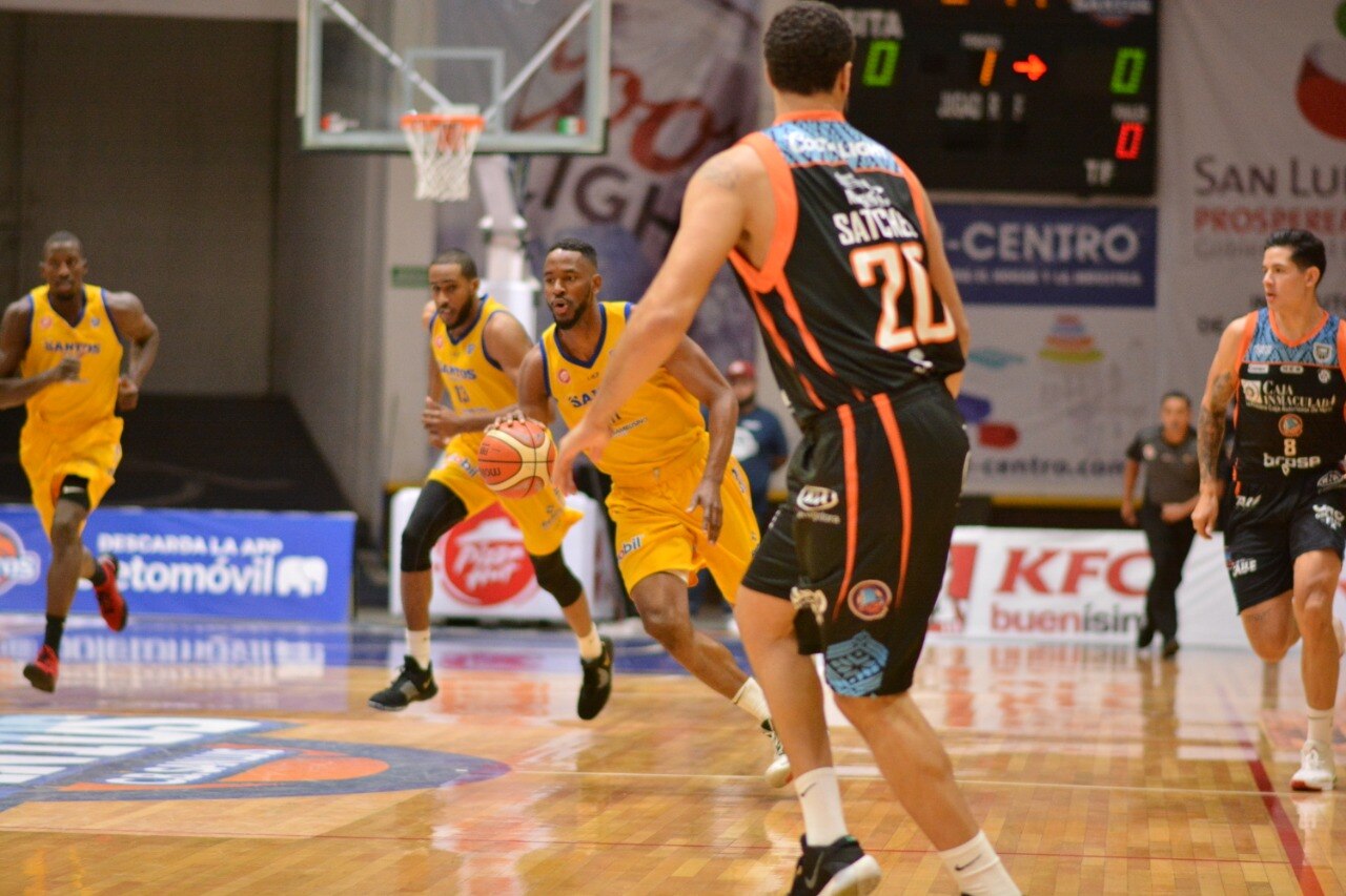 CB Santos rompe el maleficio en el debut del “Veneno”