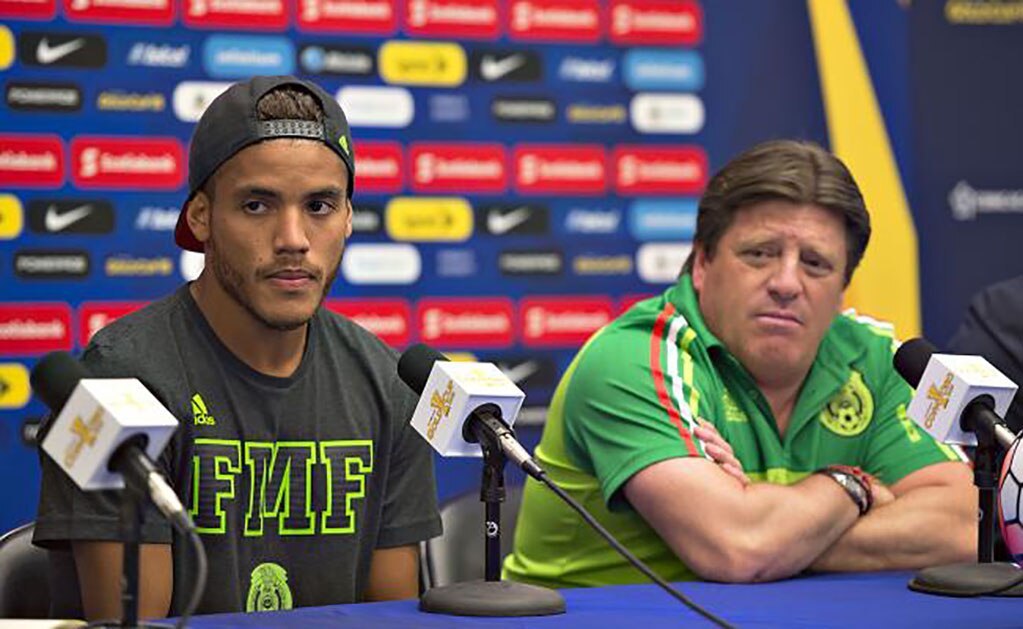 Jonathan Dos Santos quiere a Miguel Herrera en el Tricolor