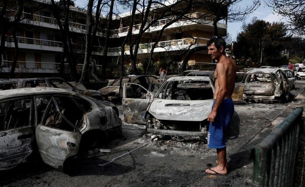  Incendios dejan 74 muertos en Grecia