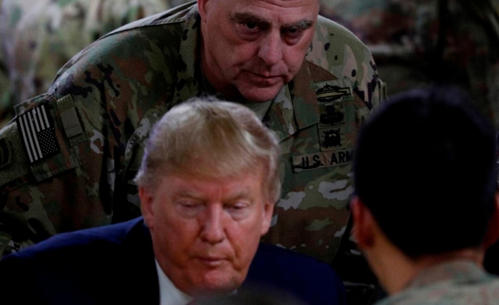 Trump visita por sorpresa Afganistán y anuncia un nuevo diálogo con talibanes