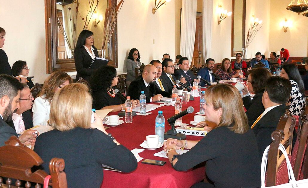 Integran comisión de entrega municipal