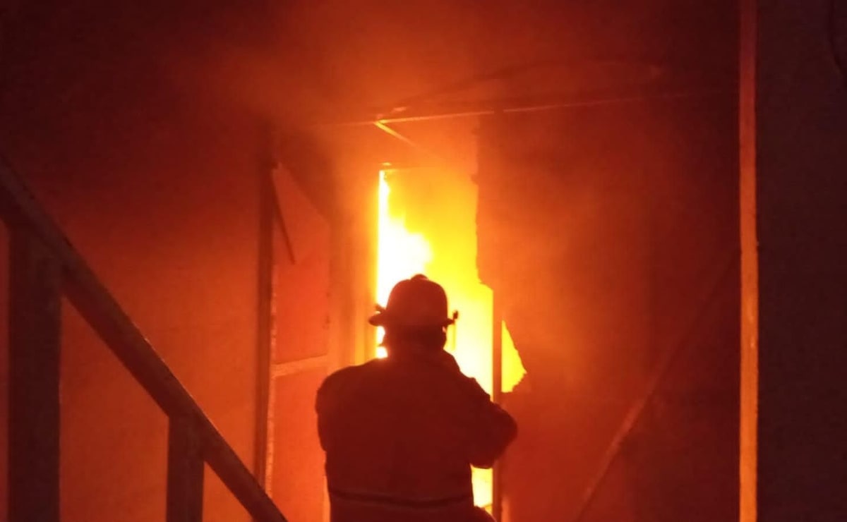 Bomberos controlan incendio en finca de San Luis Potosí