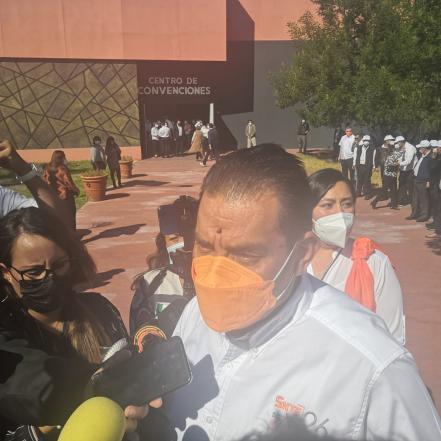 Carlos Bárcenas, toma protesta como nuevo dirigente de sección 26 del SNTE en SLP