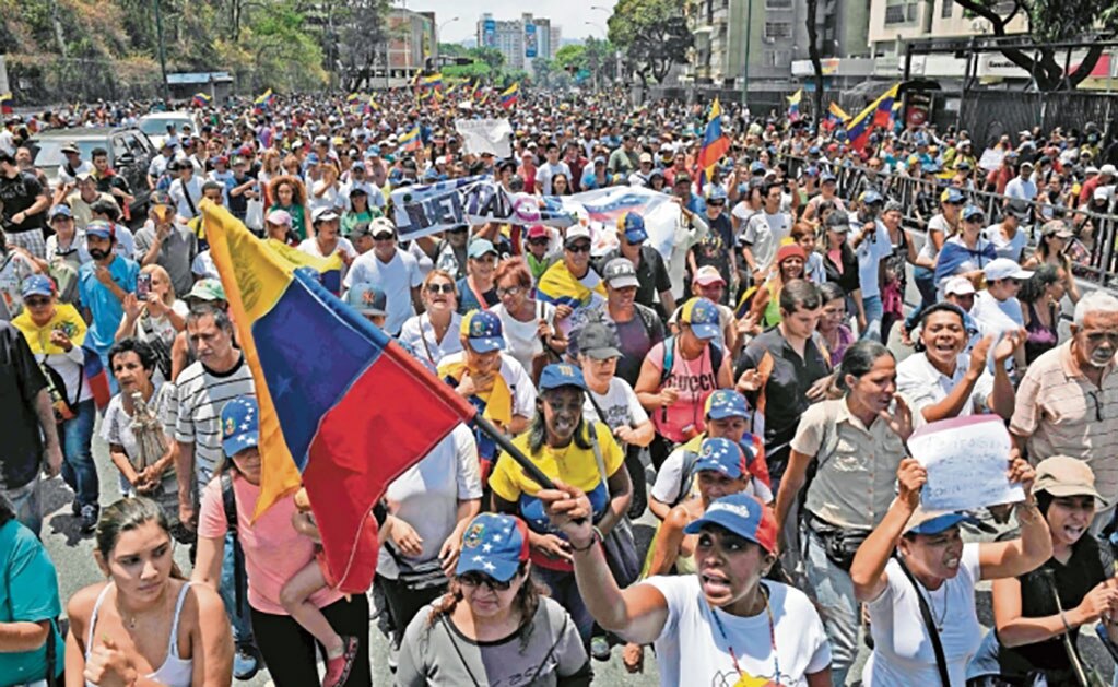 Convoca Guaidó a una huelga general
