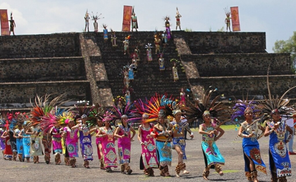 Cuando México quiso que Quetzalcóatl entregara regalos navideños y no Santa Claus